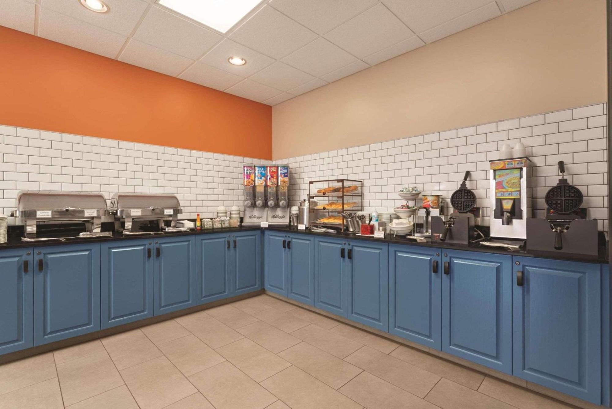 Country Inn & Suites By Radisson, Grand Rapids East, Mi Buitenkant foto