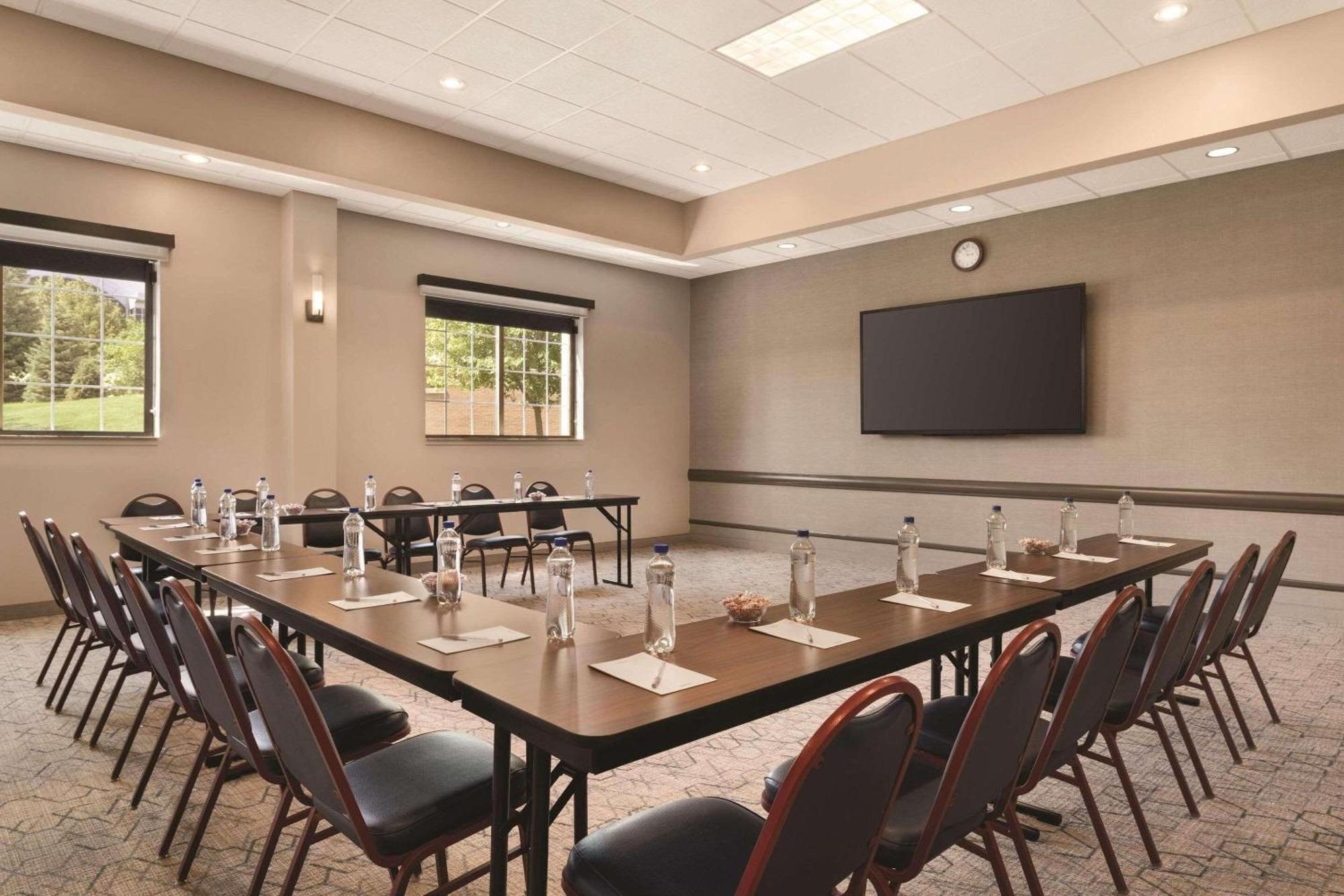 Country Inn & Suites By Radisson, Grand Rapids East, Mi Buitenkant foto