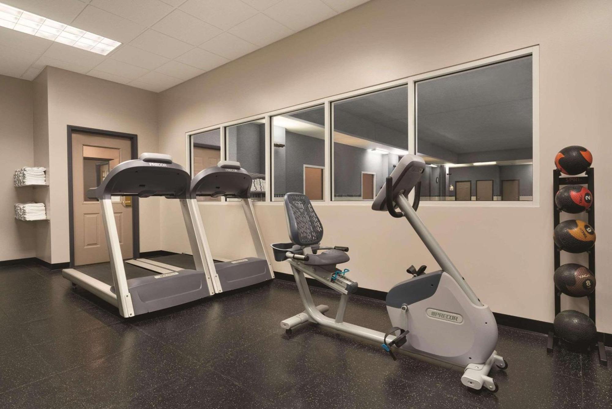 Country Inn & Suites By Radisson, Grand Rapids East, Mi Buitenkant foto